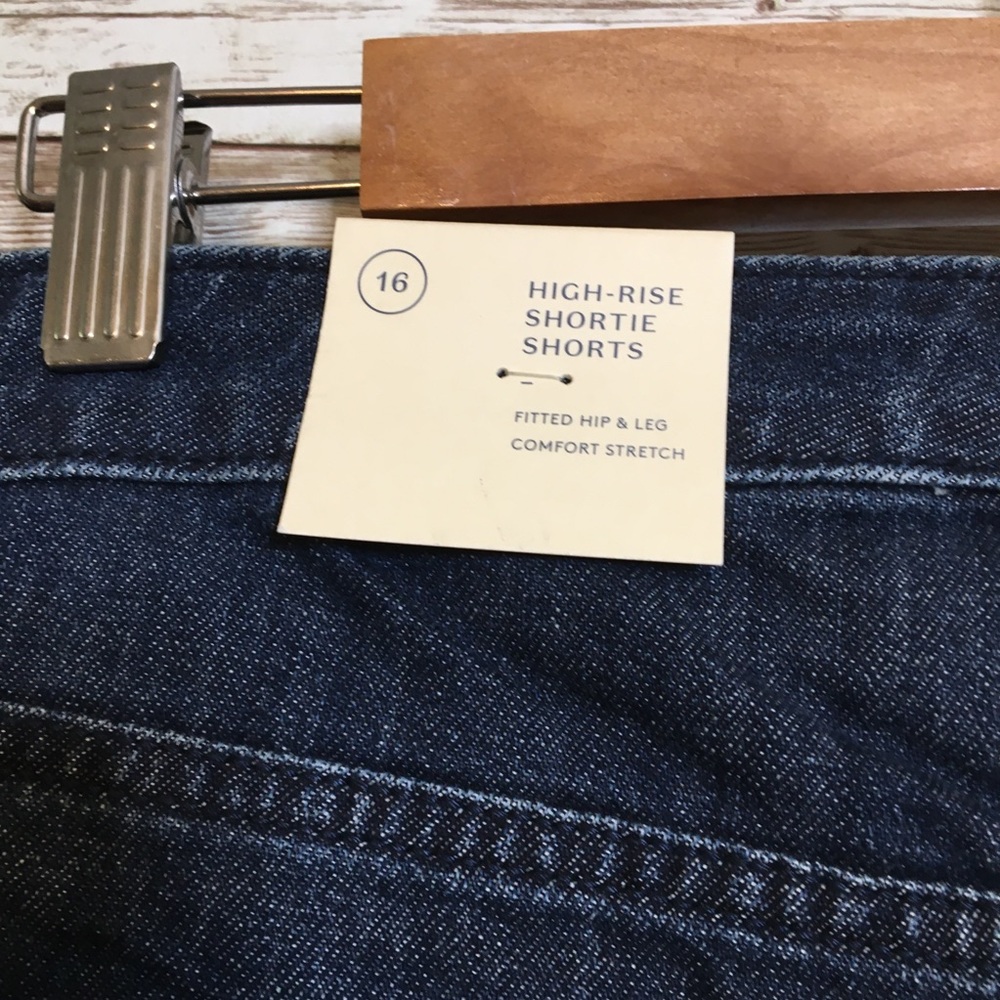 Universal Thread High Rise Shortie Denim Short NWT - Picture 4 of 6